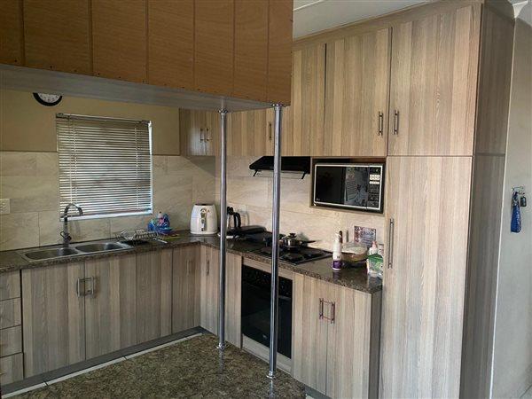 5 Bedroom Property for Sale in Rondevlei Park Western Cape